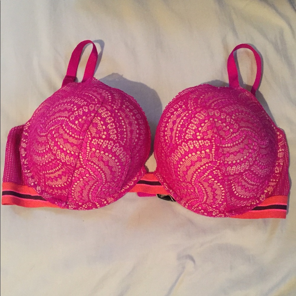36DDD Victoria’s Secret Very Sexy Push-up Bra